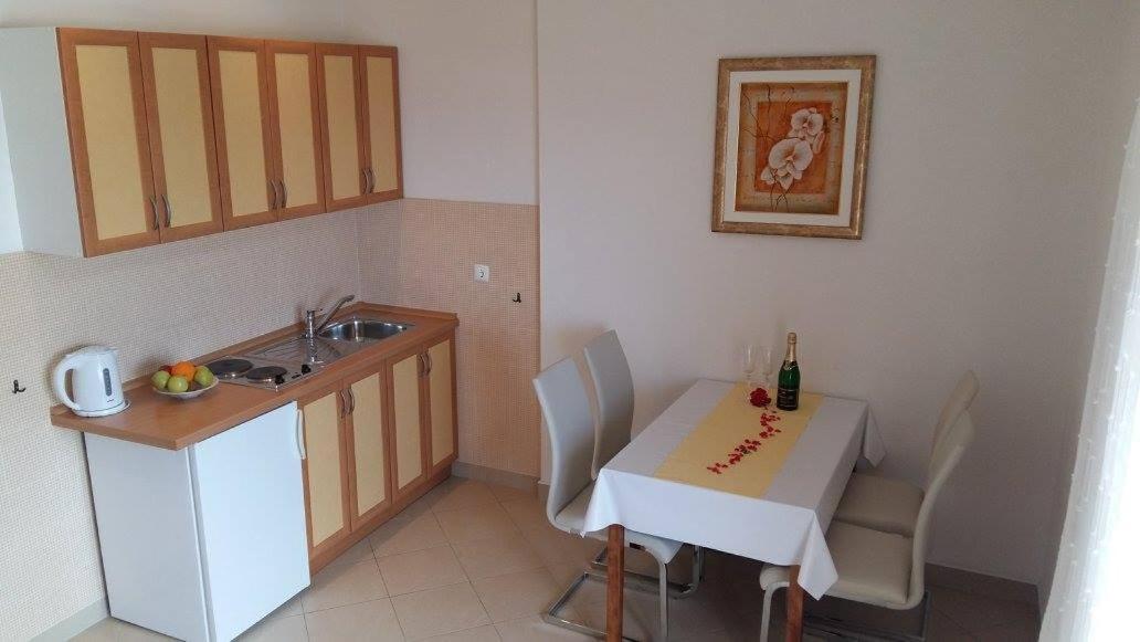 Apartmani Kontic Baška Voda Kültér fotó